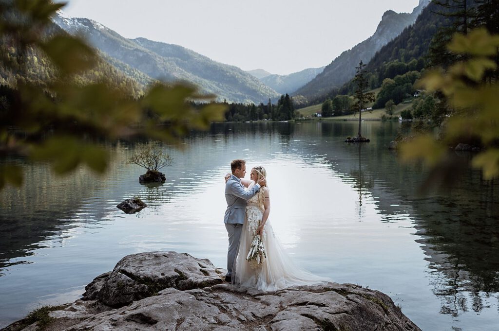 hochzeit hochzeitsfotos paarfotoshooting hochzeitsfotograf berchtesgaden für authentische poetische lebendige hochzeitsreportagen elopement